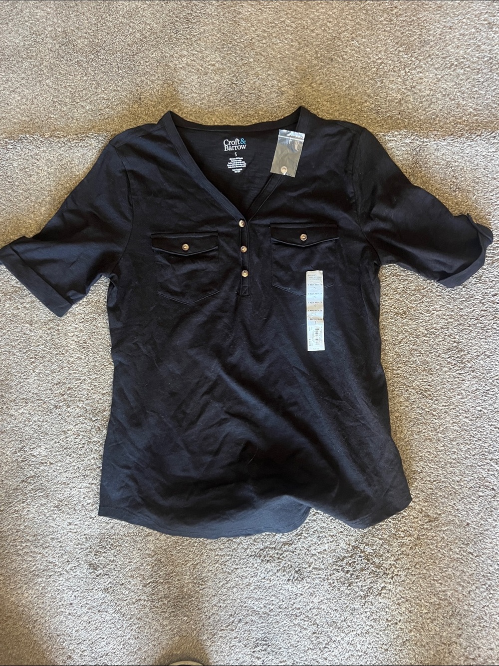 Croft & Barrow women’s V Neck Henley